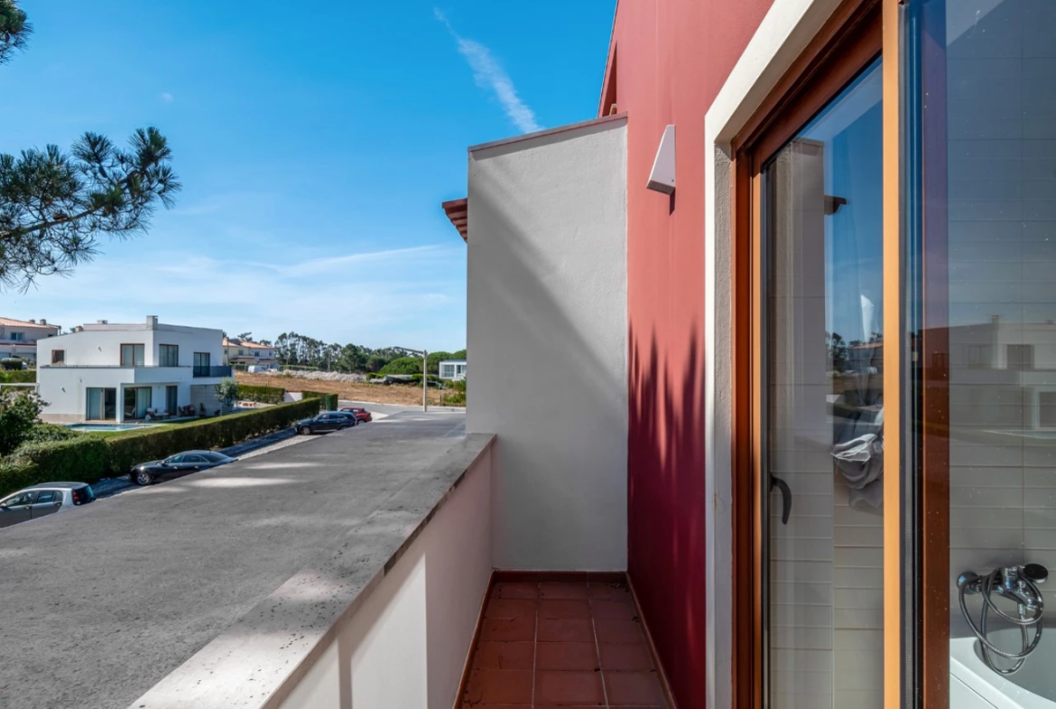 Moradia T3 com piscina e vista para a lagoa