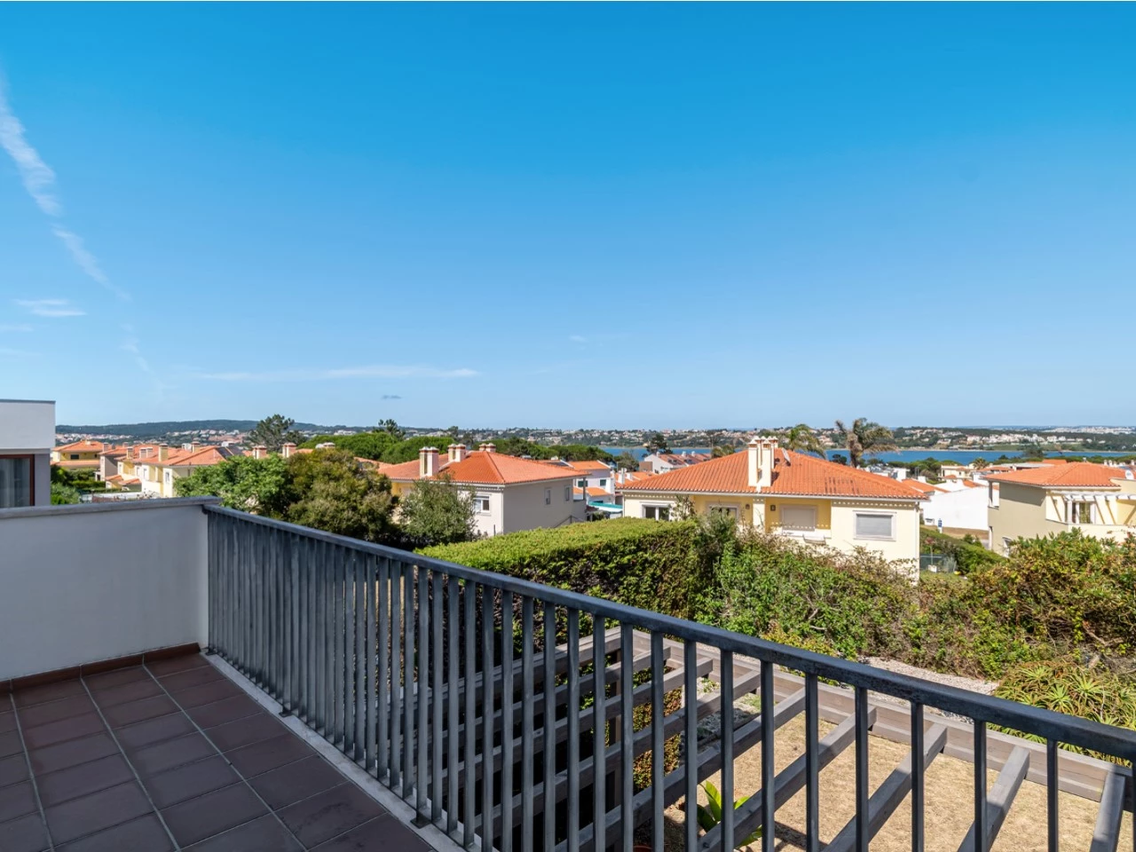 Moradia T3 com piscina e vista para a lagoa