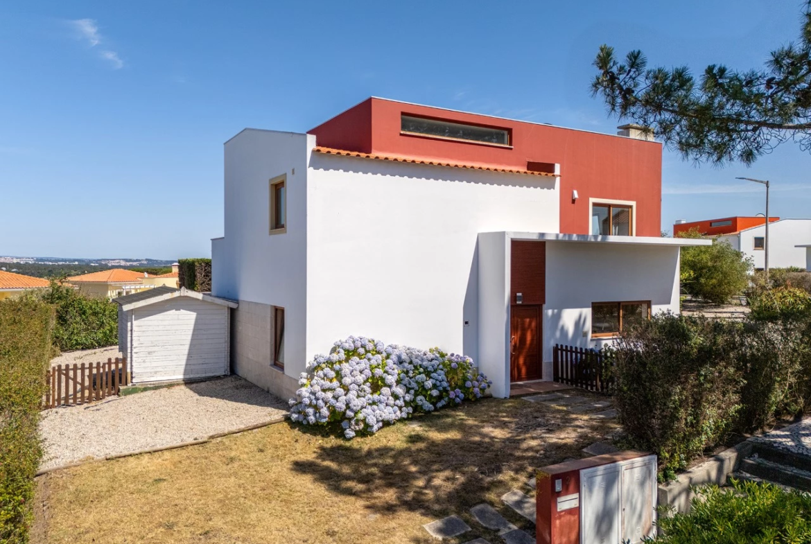 Moradia T3 com piscina e vista para a lagoa