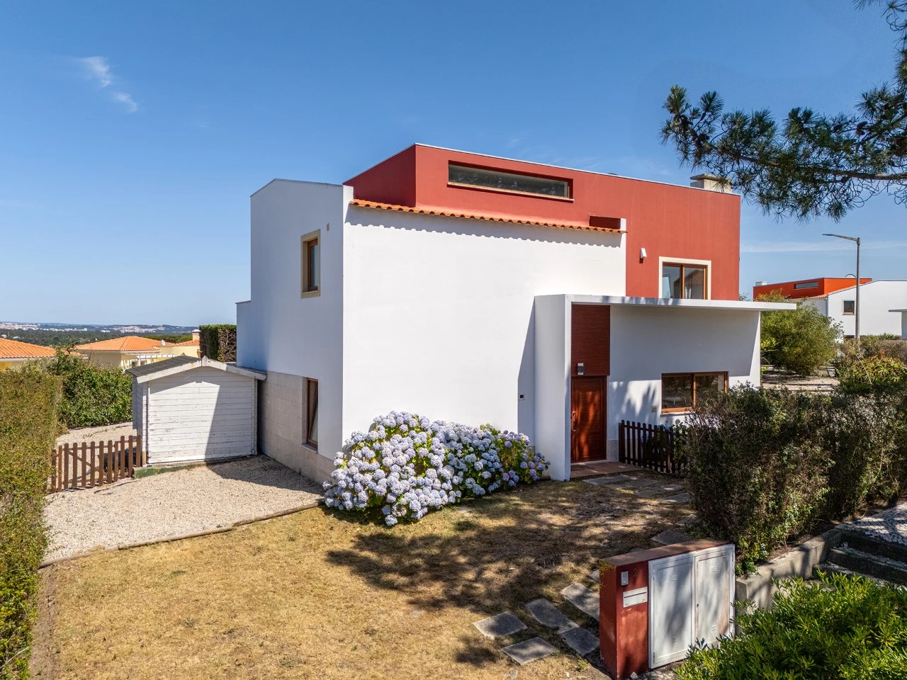 Moradia T3 com piscina e vista para a lagoa