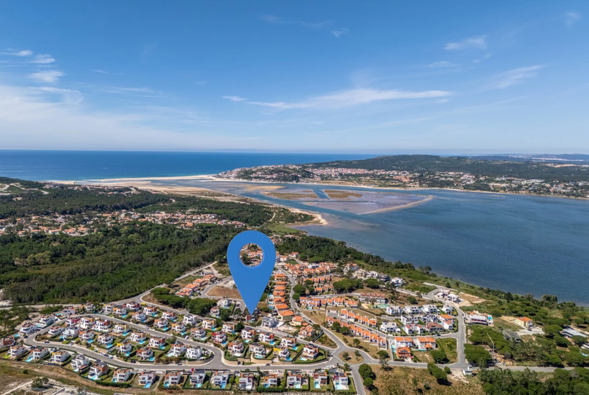 Moradia T3 com piscina e vista para a lagoa