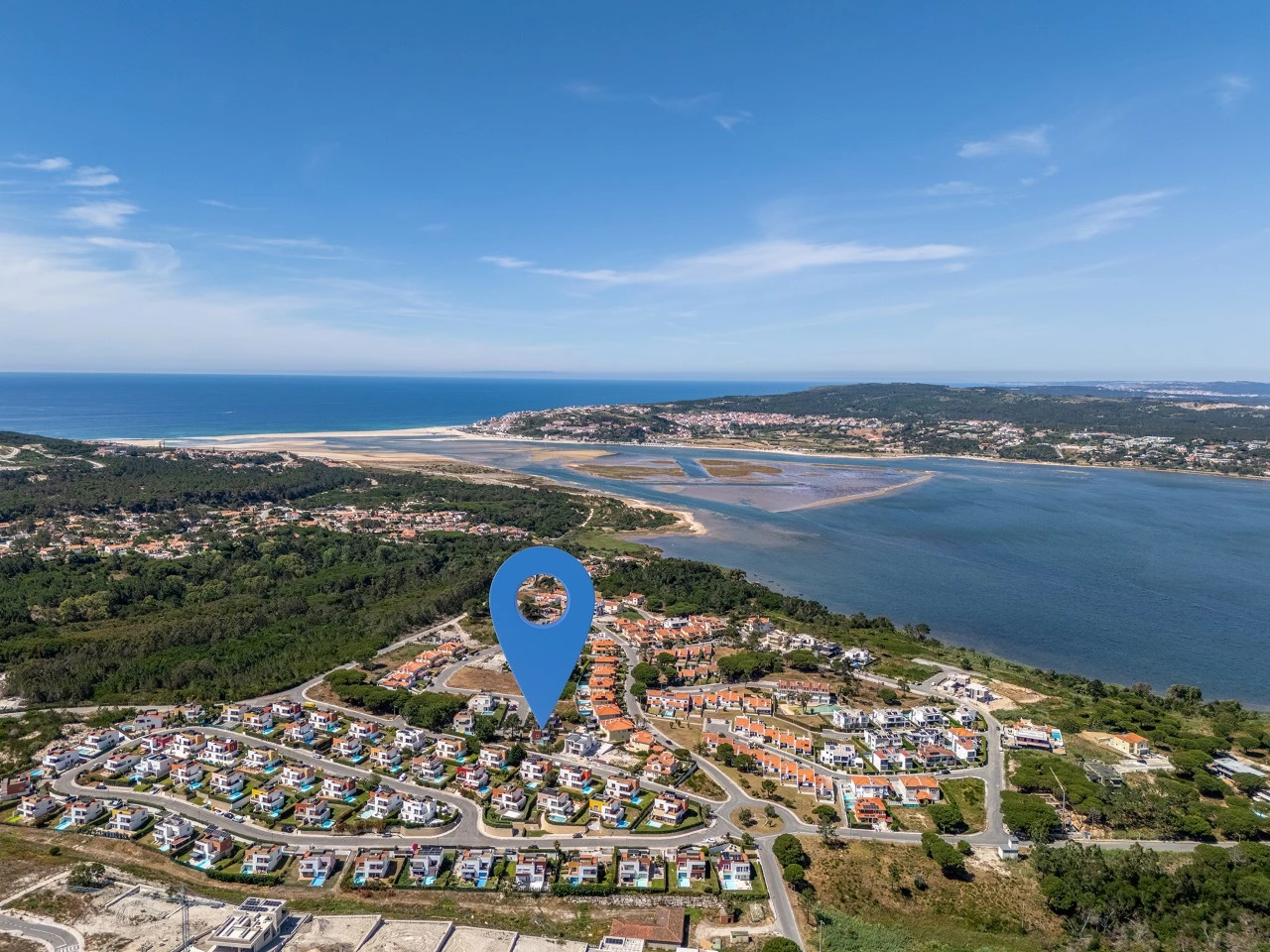 Moradia T3 com piscina e vista para a lagoa