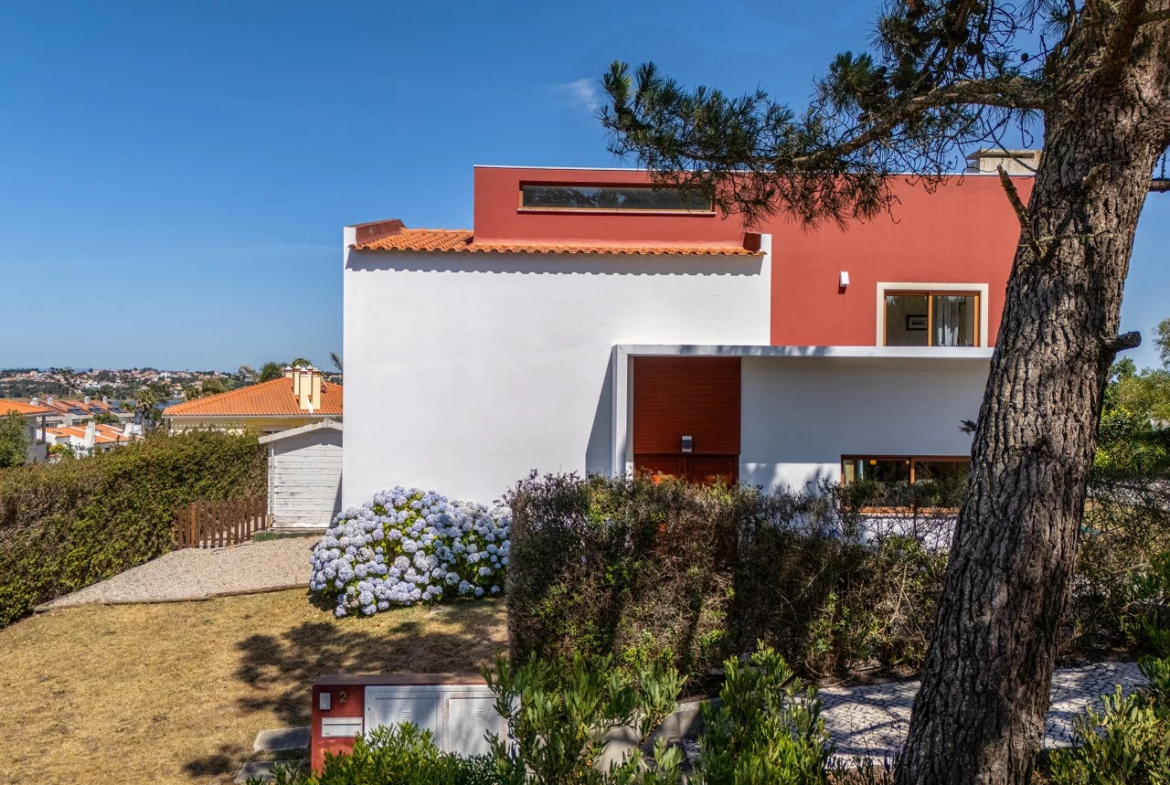 Moradia T3 com piscina e vista para a lagoa