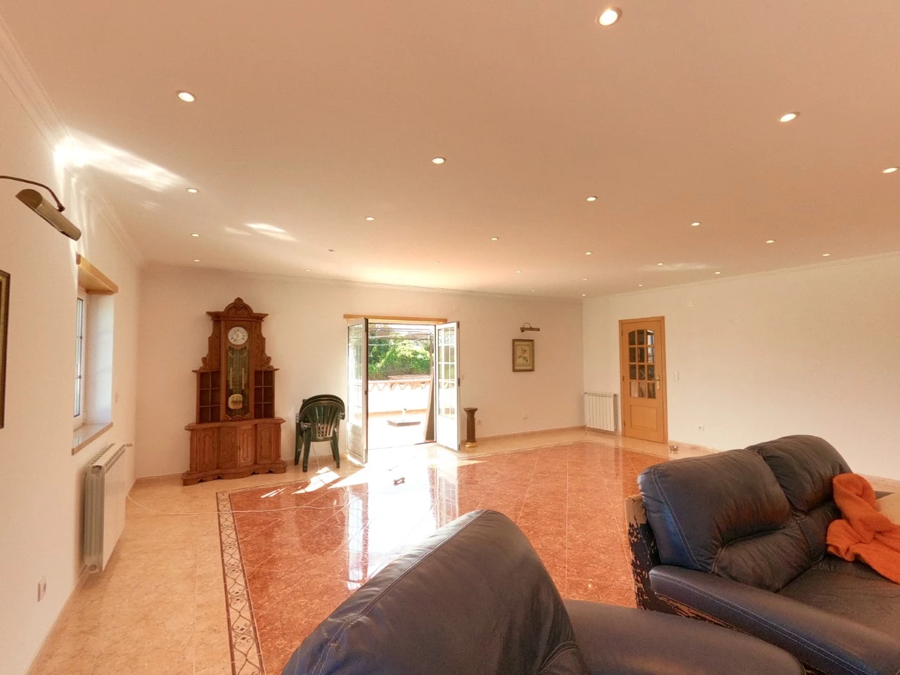 IDe7ddd301-0000-0500-0000-000019f0ad6f.jpg Moradia T4 com jardim, piscina e garagem, muito perto de Óbidos e das praias