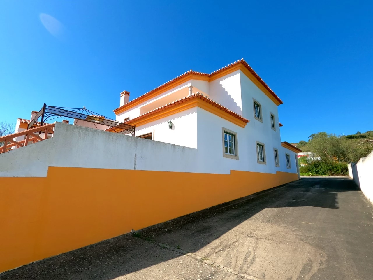 IDe7ddd301-0000-0500-0000-000019f0ad73.jpg Moradia T4 com jardim, piscina e garagem, muito perto de Óbidos e das praias