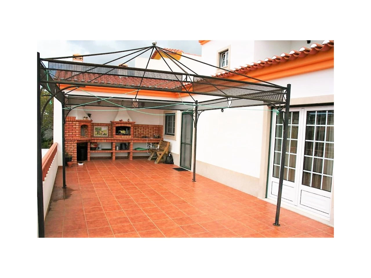 IDe7ddd301-0000-0500-0000-000019f0ad7a.JPG Moradia T4 com jardim, piscina e garagem, muito perto de Óbidos e das praias