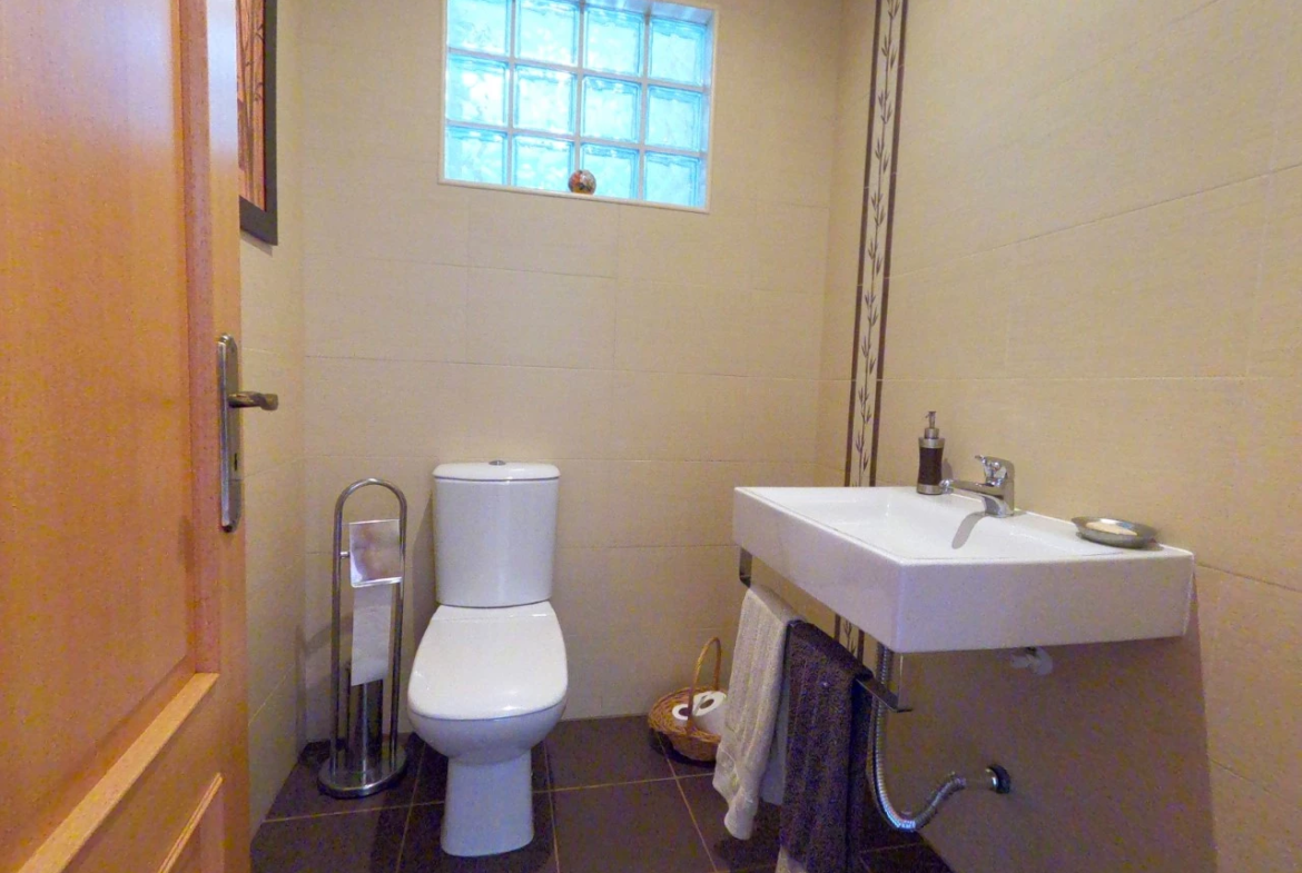 Moradia T4 com jardim, piscina e garagem, muito perto de Óbidos e das praias