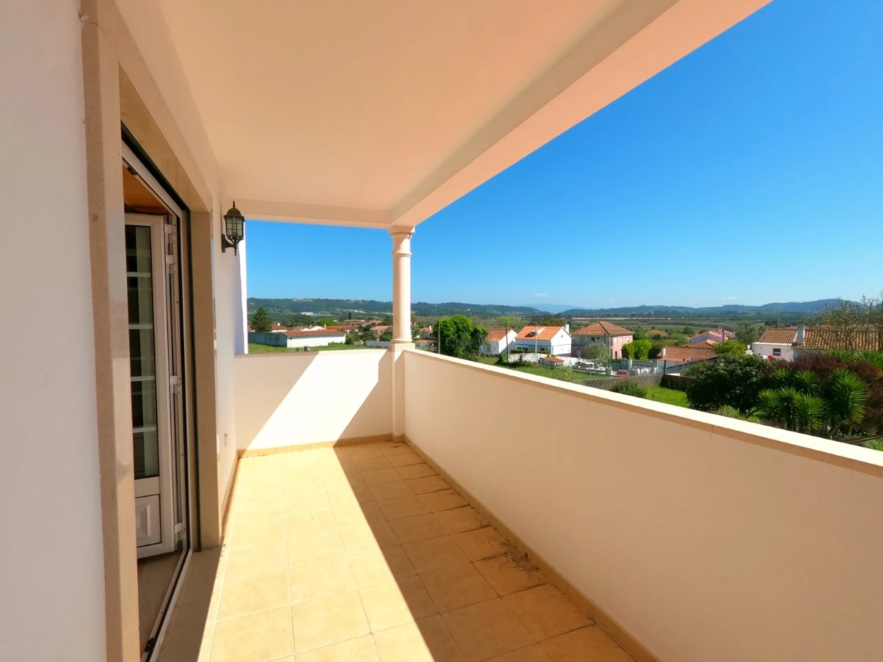 IDe7ddd301-0000-0500-0000-000019f0ad8a.jpg Moradia T4 com jardim, piscina e garagem, muito perto de Óbidos e das praias