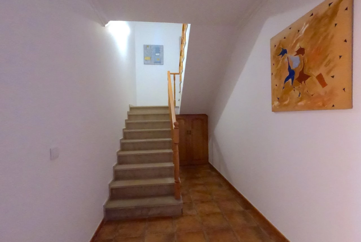 Moradia T4 com jardim, piscina e garagem, muito perto de Óbidos e das praias
