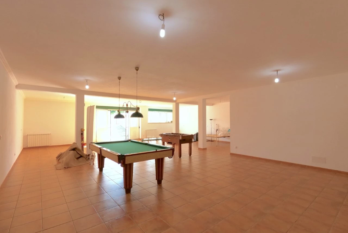 Moradia T4 com jardim, piscina e garagem, muito perto de Óbidos e das praias