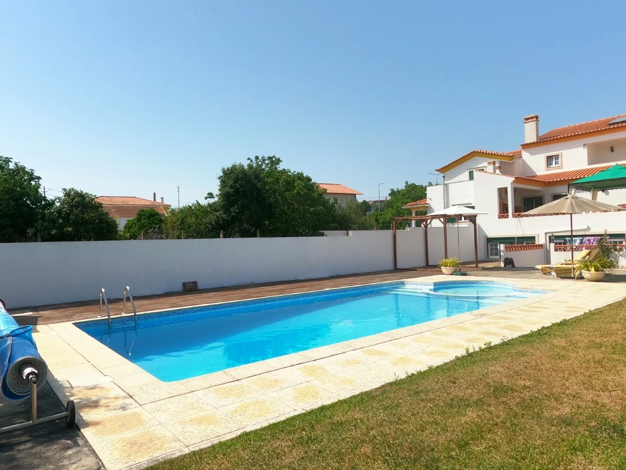 IDe7ddd301-0000-0500-0000-000019f0ad91.jpg Moradia T4 com jardim, piscina e garagem, muito perto de Óbidos e das praias