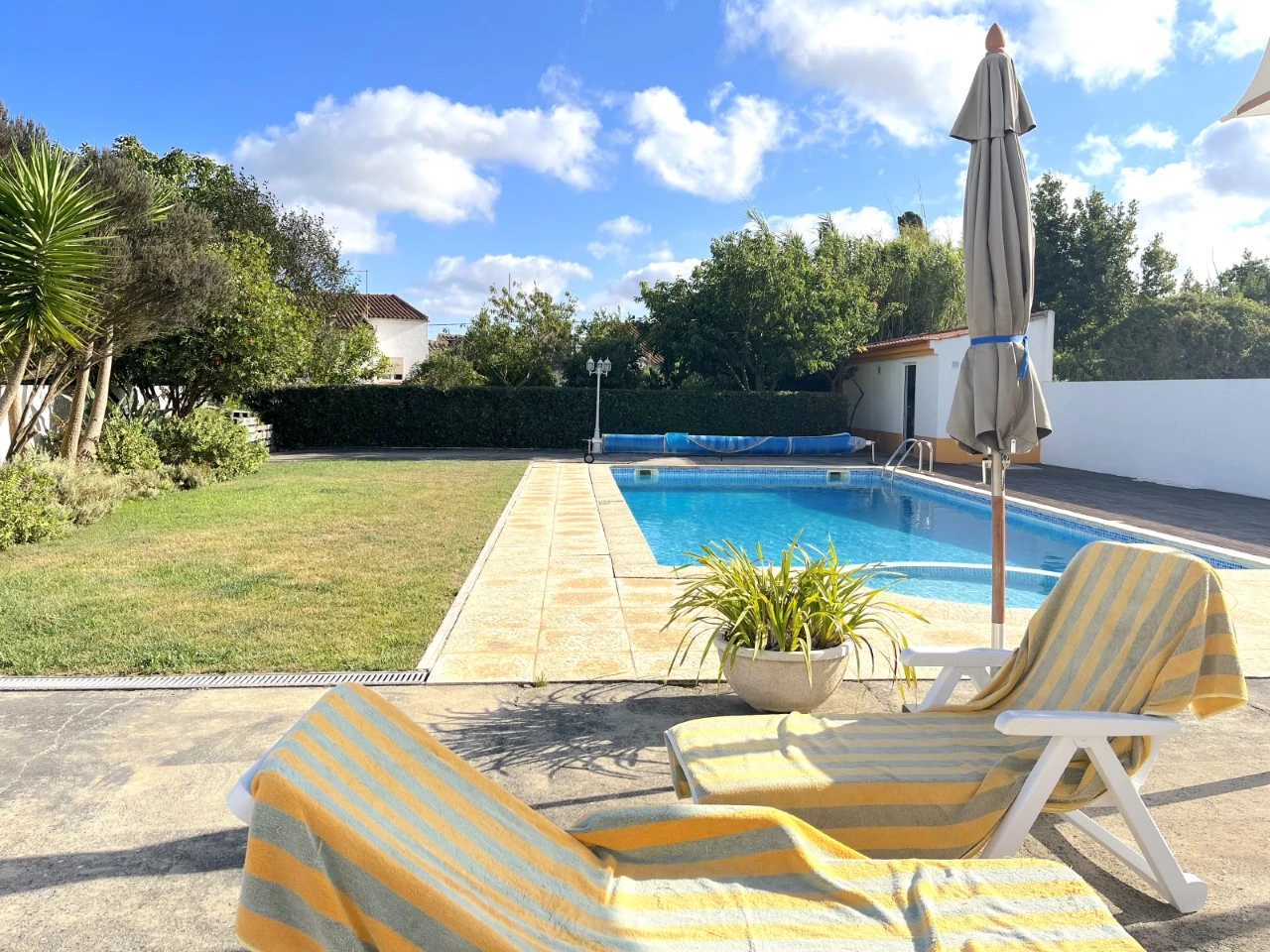 IDe7ddd301-0000-0500-0000-000019f0ad93.jpg Moradia T4 com jardim, piscina e garagem, muito perto de Óbidos e das praias