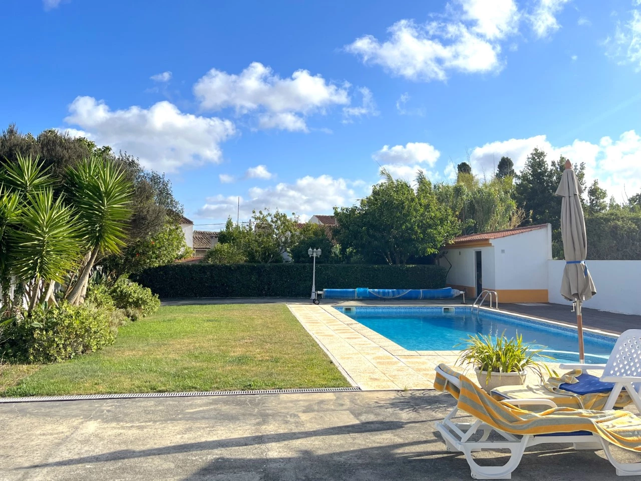 IDe7ddd301-0000-0500-0000-000019f0ad94.jpg Moradia T4 com jardim, piscina e garagem, muito perto de Óbidos e das praias
