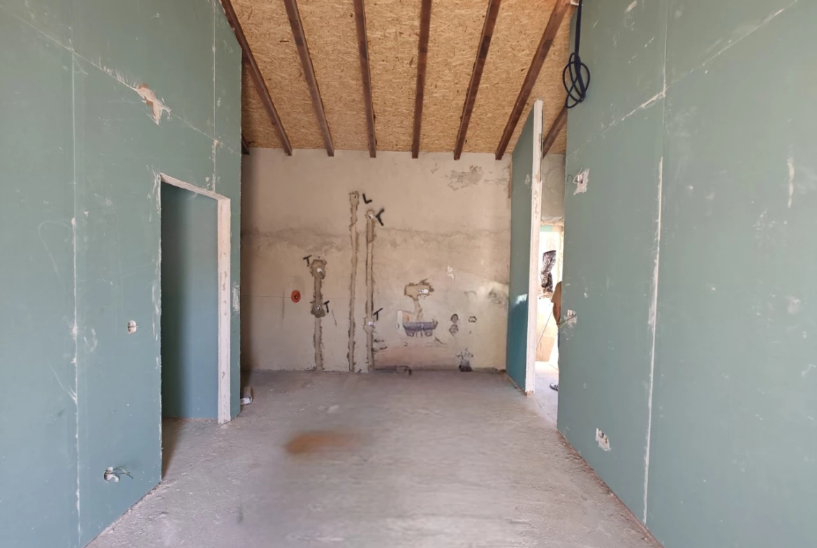 Moradia típica portuguesa no centro da aldeia