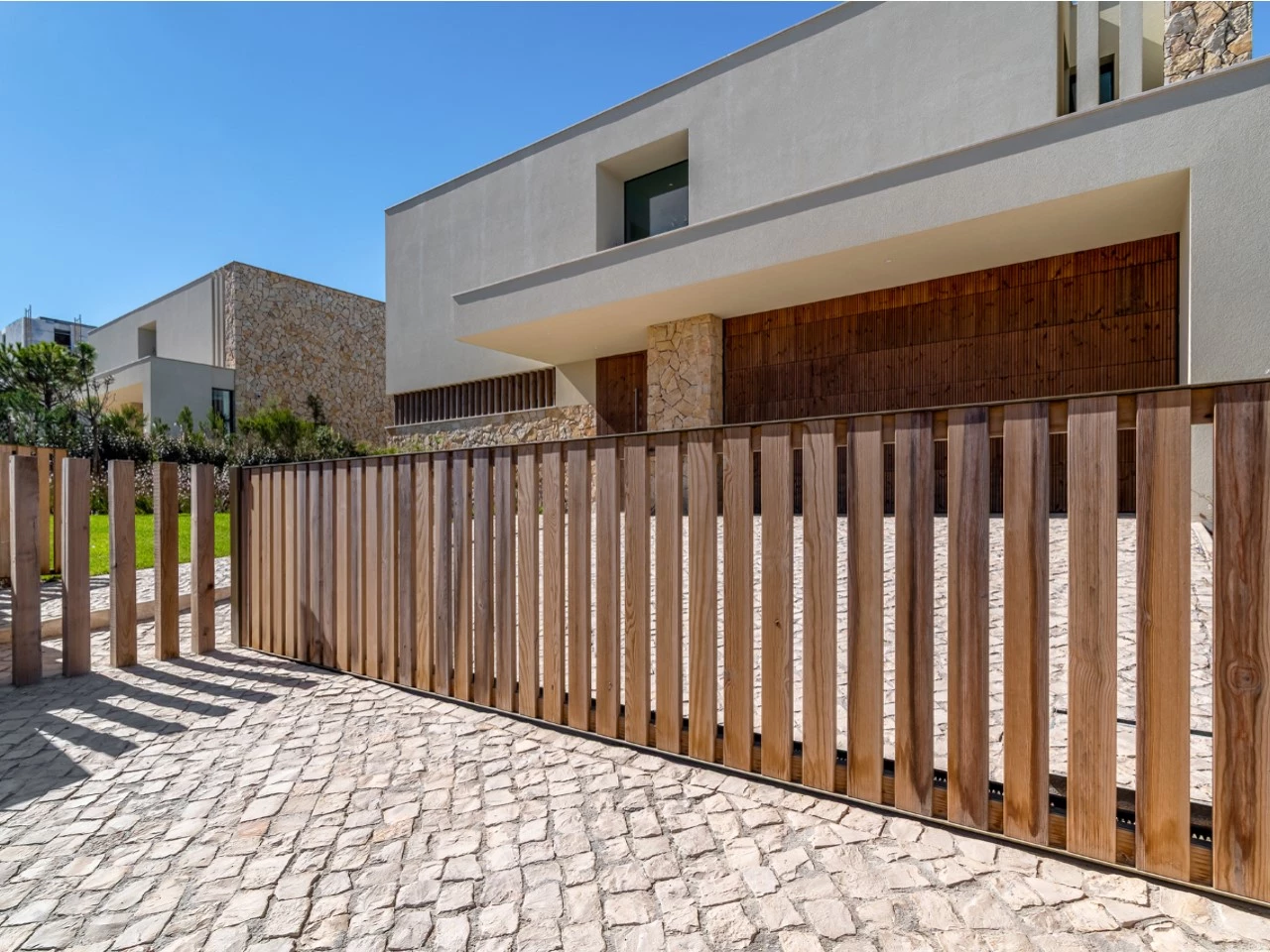 ID7b56da01-0000-0500-0000-00001a76084f.jpg Moradia T4 com Piscina, Jardim e Vista deslumbrante sobre o Mar