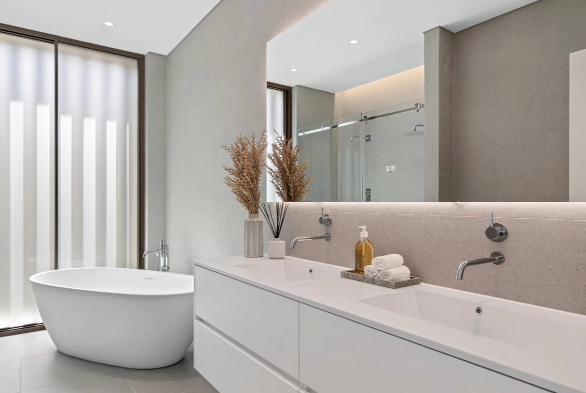 Moradia T4 com Piscina, Jardim e Vista deslumbrante sobre o Mar
