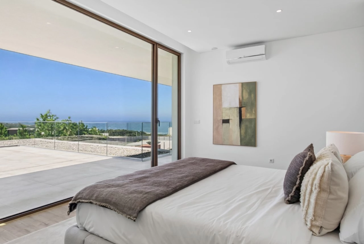 Moradia T4 com Piscina, Jardim e Vista deslumbrante sobre o Mar
