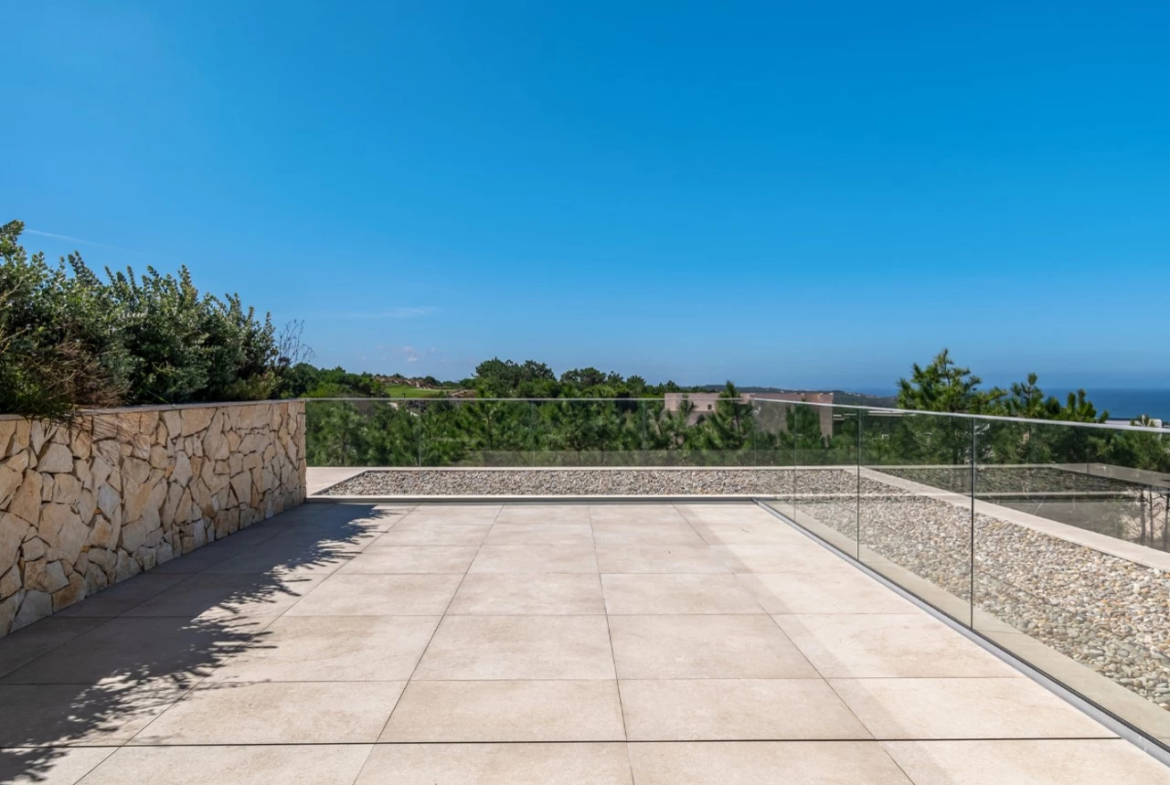 Moradia T4 com Piscina, Jardim e Vista deslumbrante sobre o Mar