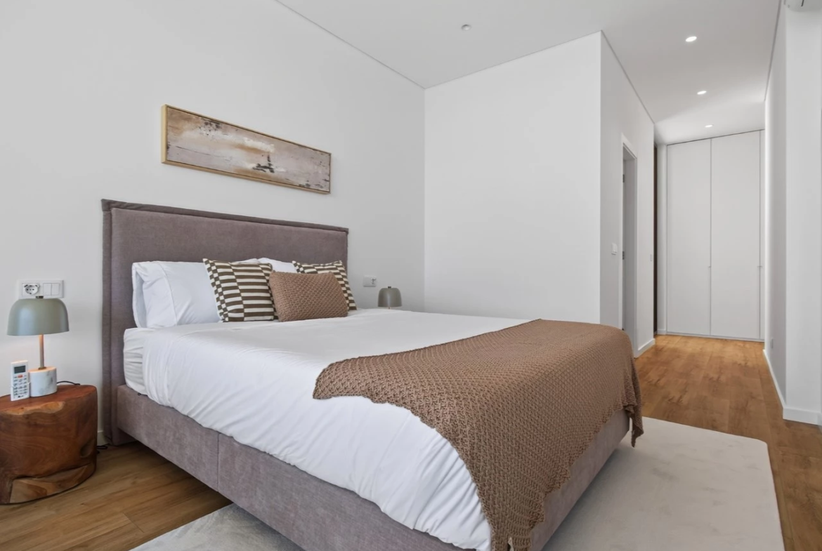 Moradia T4 com Piscina, Jardim e Vista deslumbrante sobre o Mar