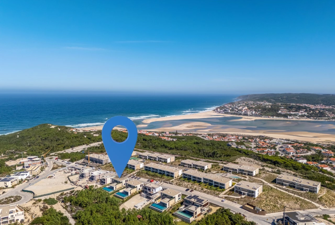 Moradia T4 com Piscina, Jardim e Vista deslumbrante sobre o Mar