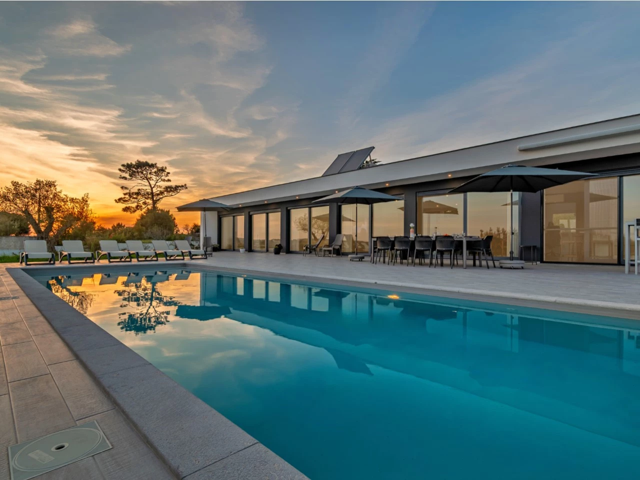Moradia de luxo rodeada pela natureza inserida em 6920m² de terreno