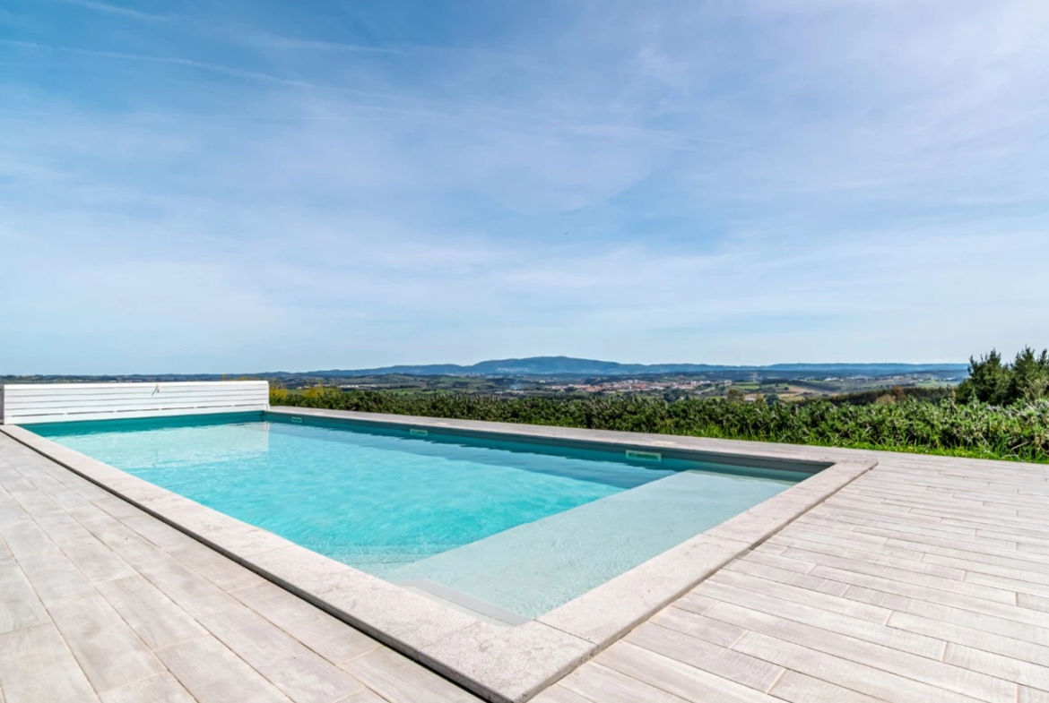 Moradia de luxo rodeada pela natureza inserida em 6920m² de terreno