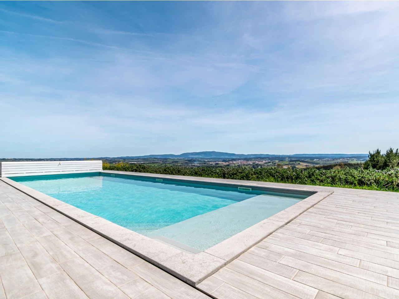 Moradia de luxo rodeada pela natureza inserida em 6920m² de terreno