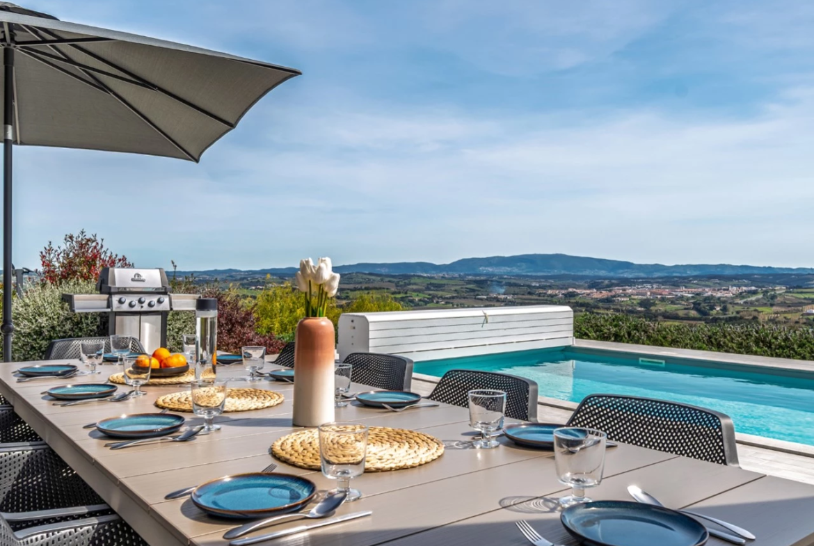 Moradia de luxo rodeada pela natureza inserida em 6920m² de terreno