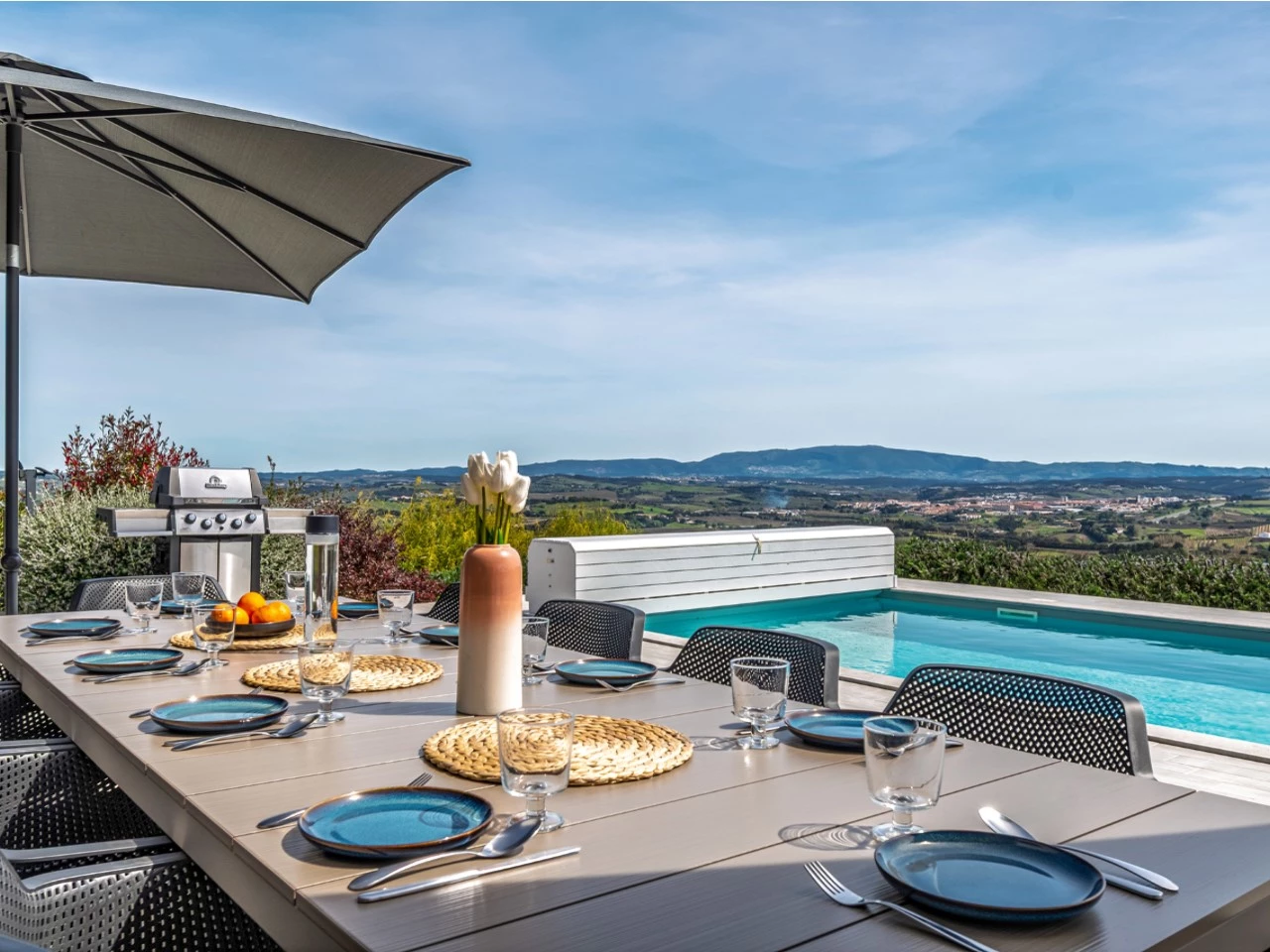 Moradia de luxo rodeada pela natureza inserida em 6920m² de terreno