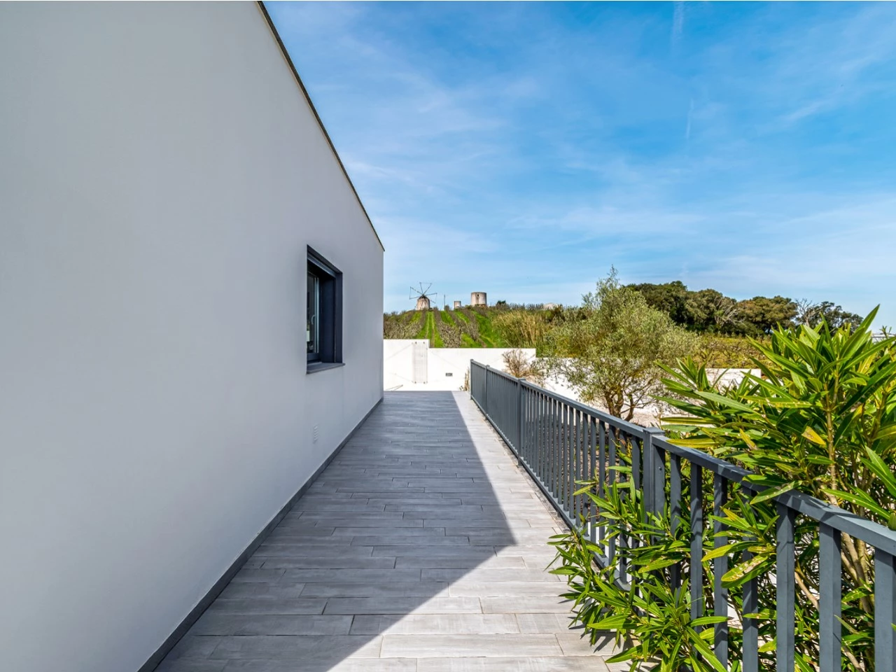 Moradia de luxo rodeada pela natureza inserida em 6920m² de terreno