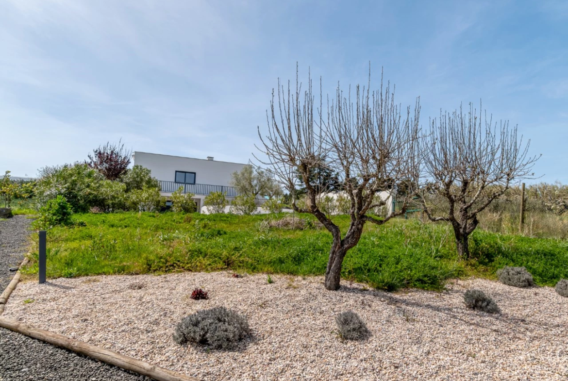Moradia de luxo rodeada pela natureza inserida em 6920m² de terreno