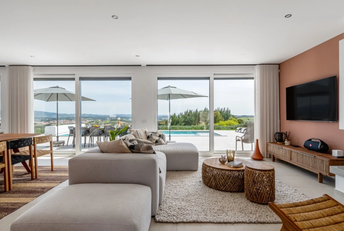 Moradia de luxo rodeada pela natureza inserida em 6920m² de terreno