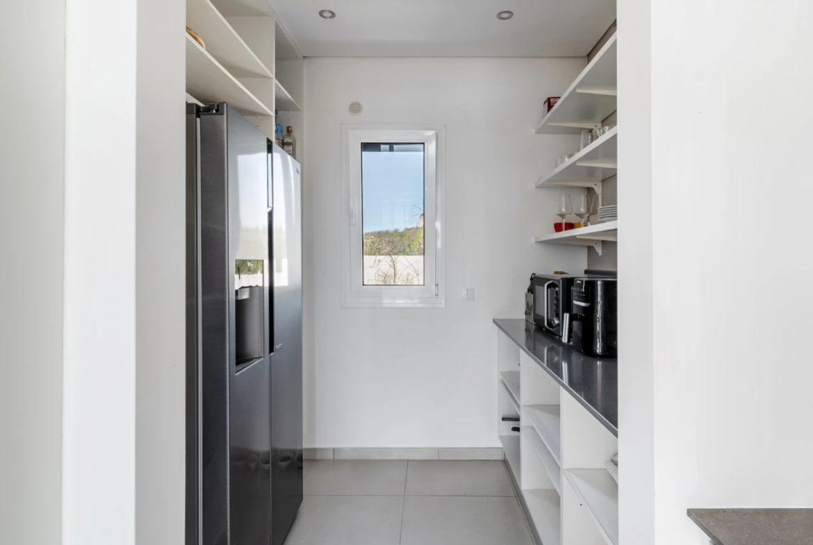 Moradia de luxo rodeada pela natureza inserida em 6920m² de terreno
