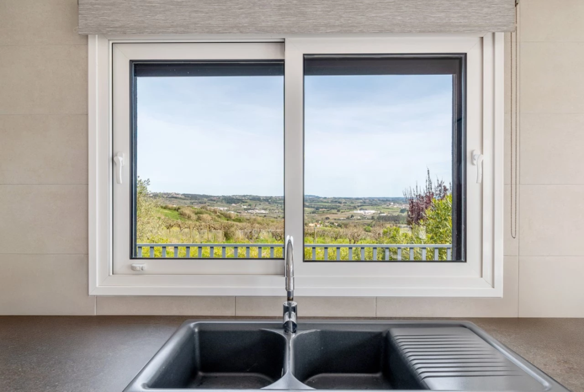 Moradia de luxo rodeada pela natureza inserida em 6920m² de terreno