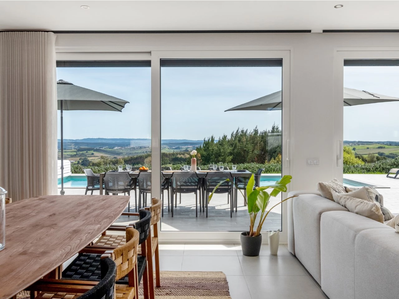 Moradia de luxo rodeada pela natureza inserida em 6920m² de terreno
