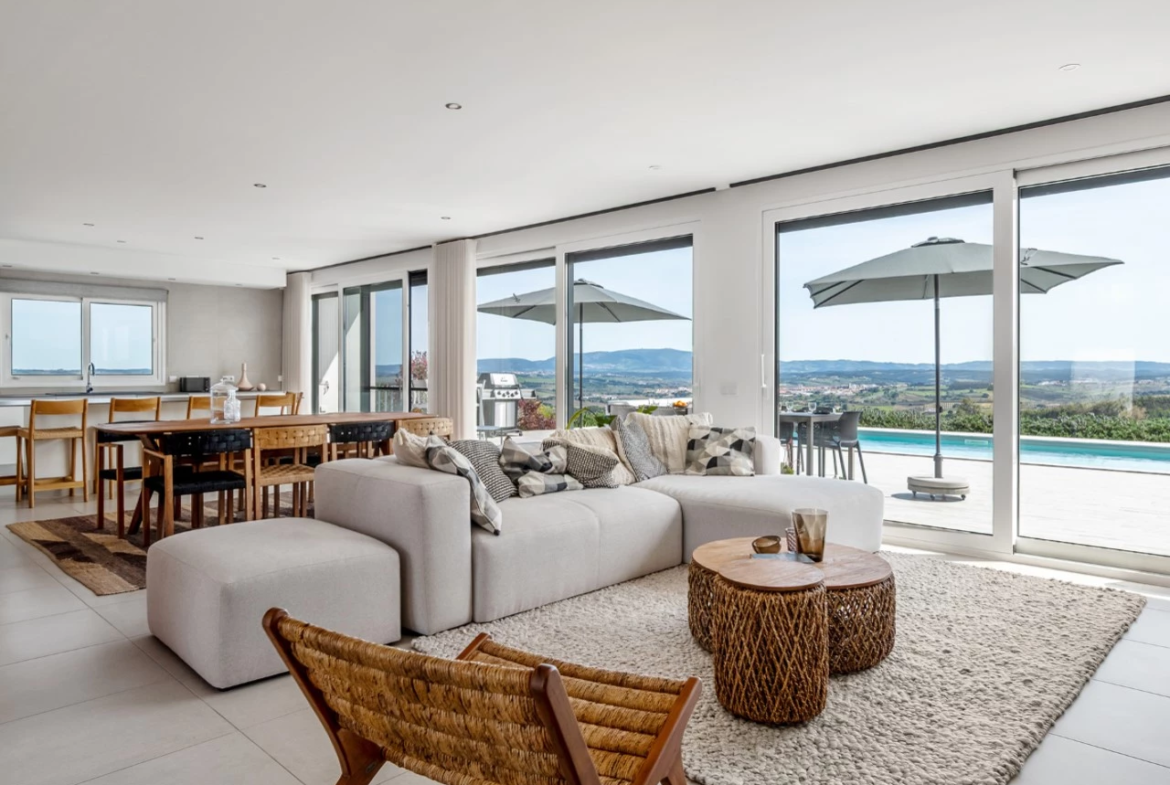 Moradia de luxo rodeada pela natureza inserida em 6920m² de terreno