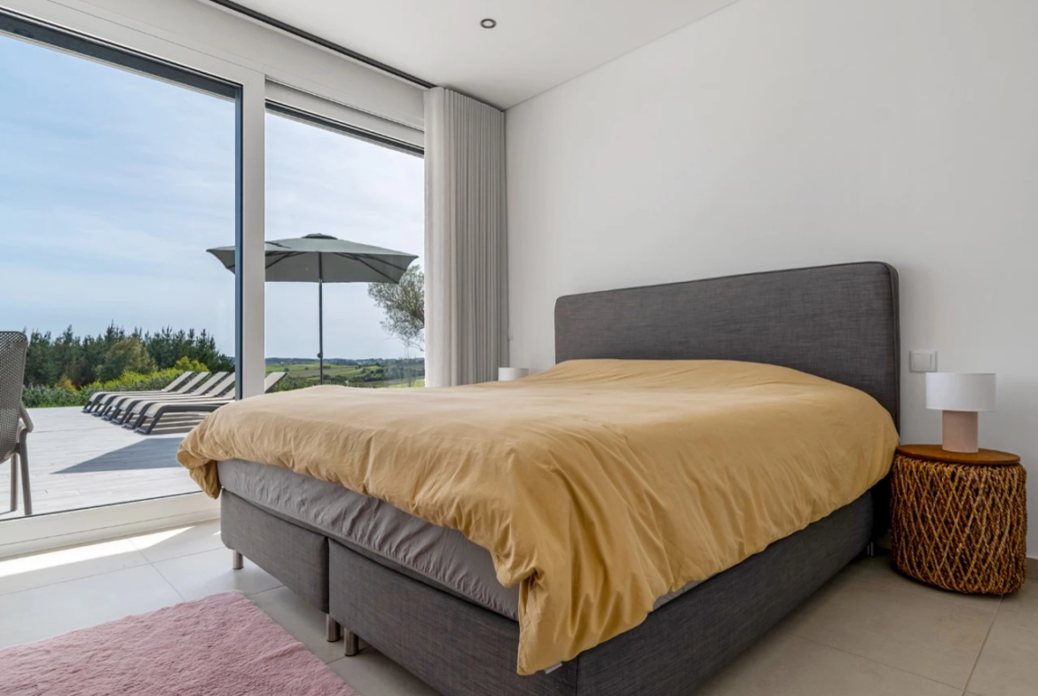 Moradia de luxo rodeada pela natureza inserida em 6920m² de terreno