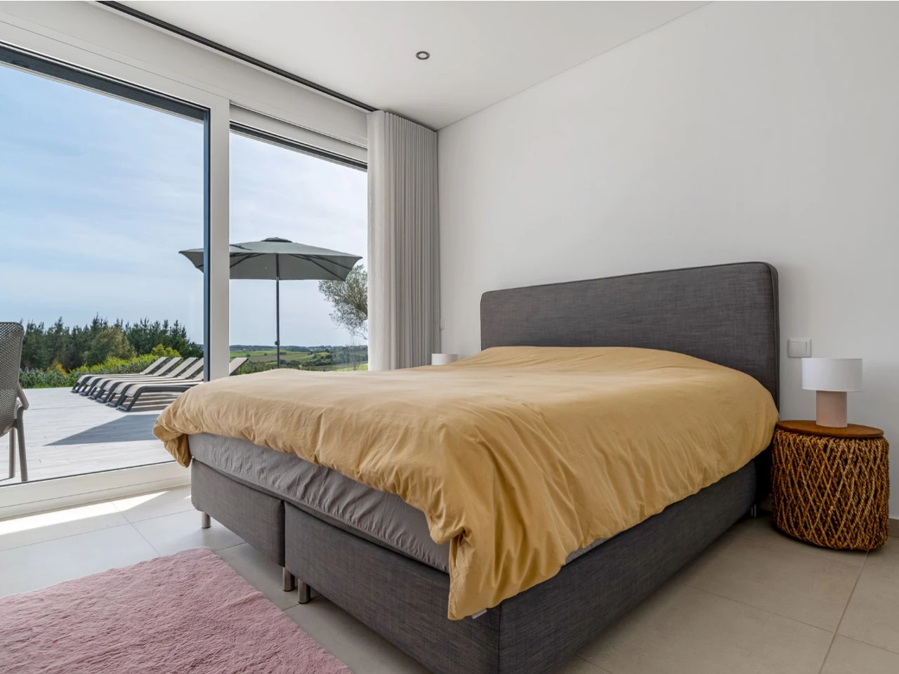 Moradia de luxo rodeada pela natureza inserida em 6920m² de terreno