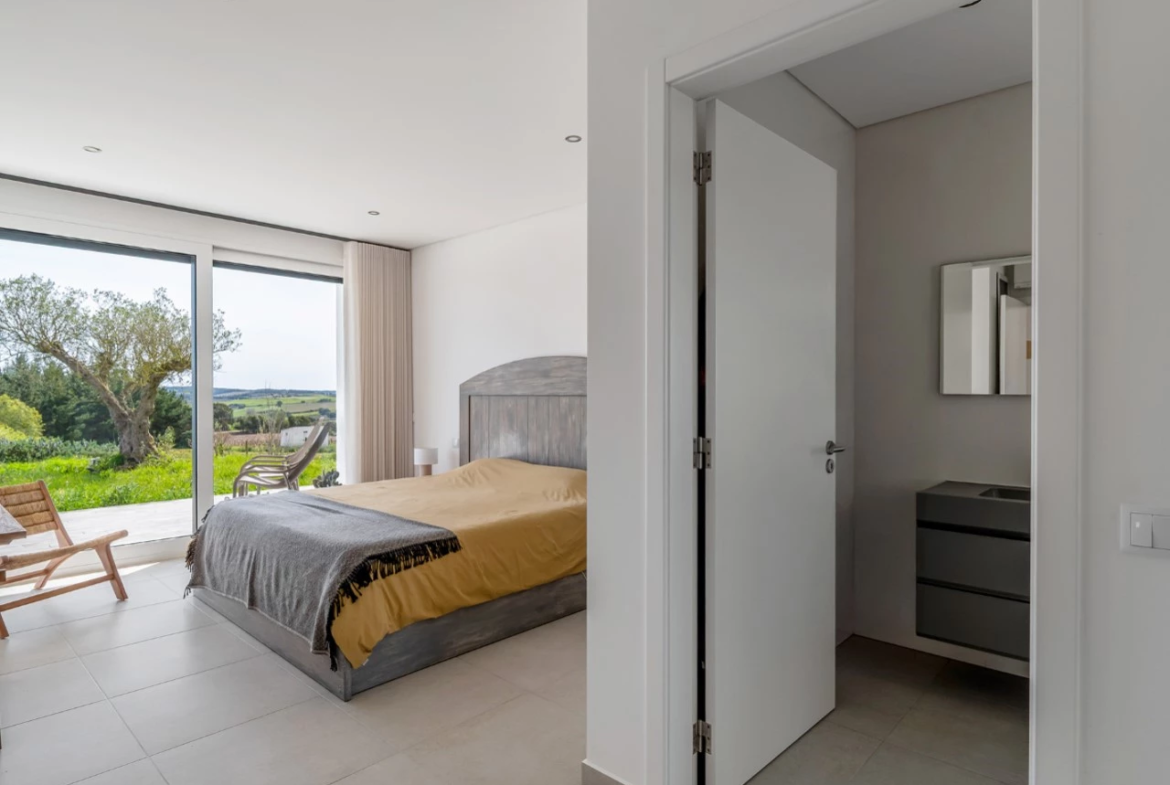 Moradia de luxo rodeada pela natureza inserida em 6920m² de terreno