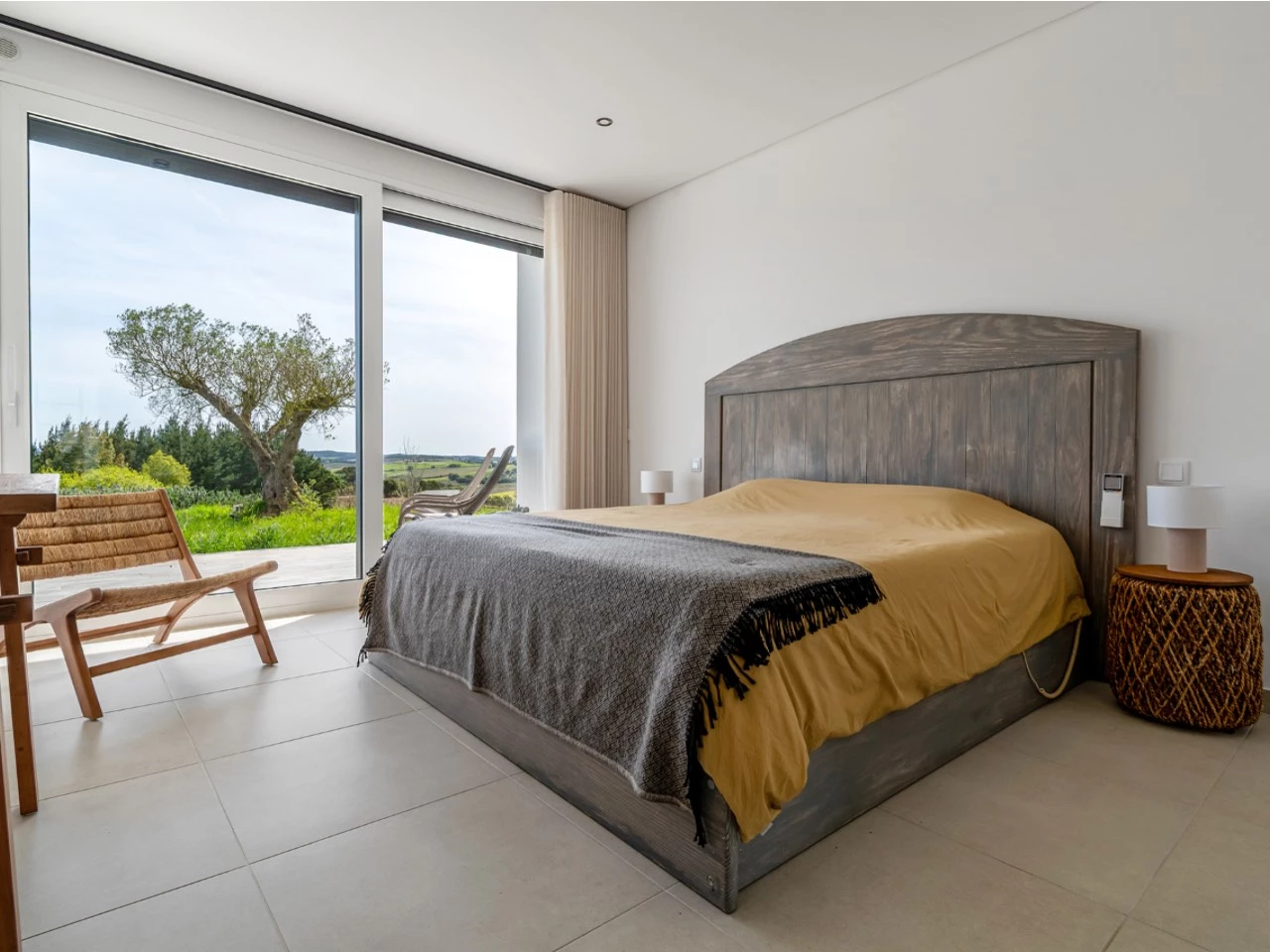 Moradia de luxo rodeada pela natureza inserida em 6920m² de terreno