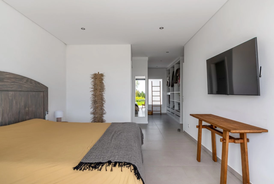 Moradia de luxo rodeada pela natureza inserida em 6920m² de terreno
