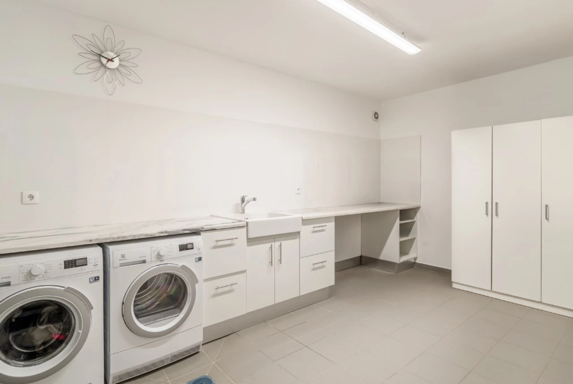 Moradia de luxo rodeada pela natureza inserida em 6920m² de terreno