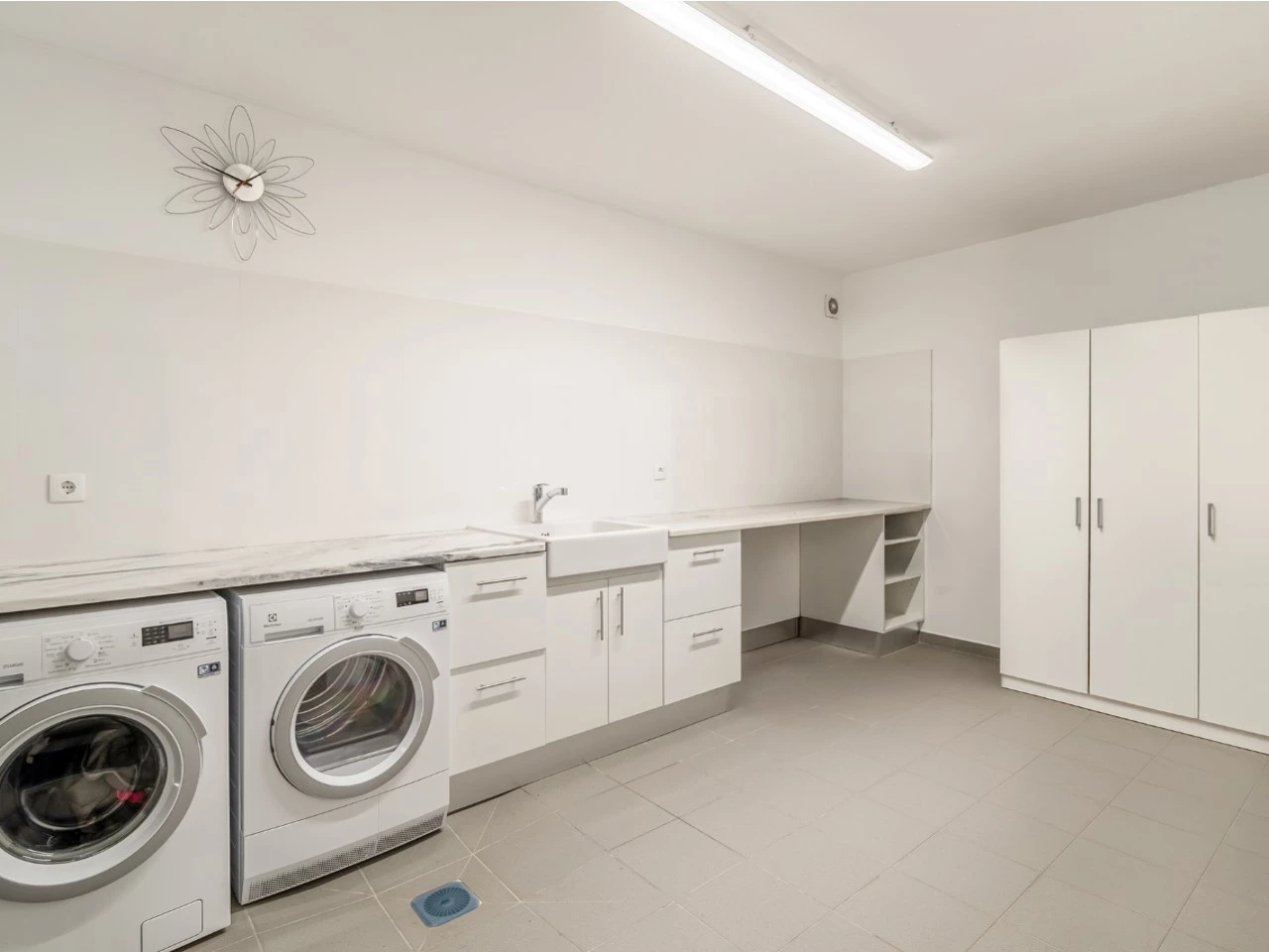 Moradia de luxo rodeada pela natureza inserida em 6920m² de terreno