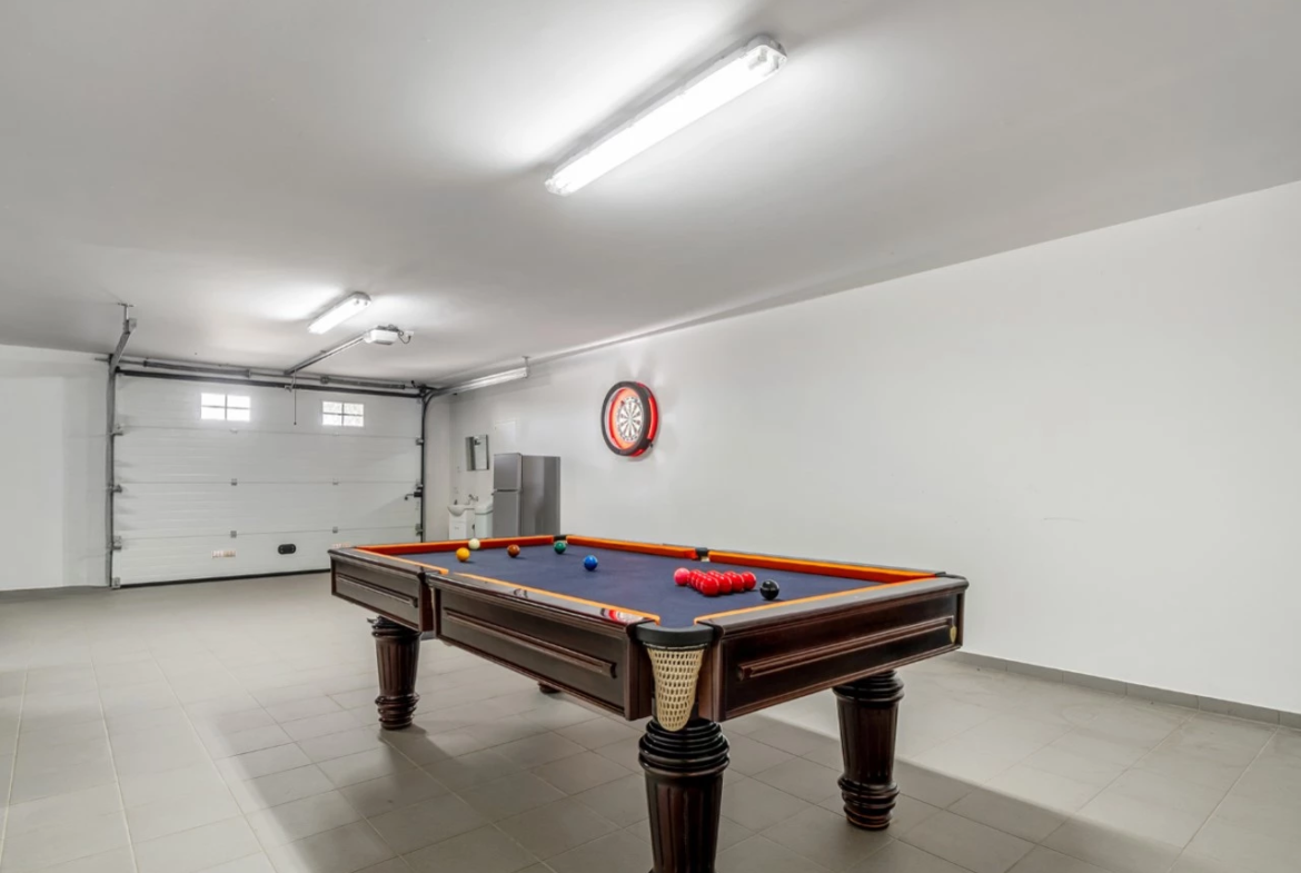 Moradia de luxo rodeada pela natureza inserida em 6920m² de terreno
