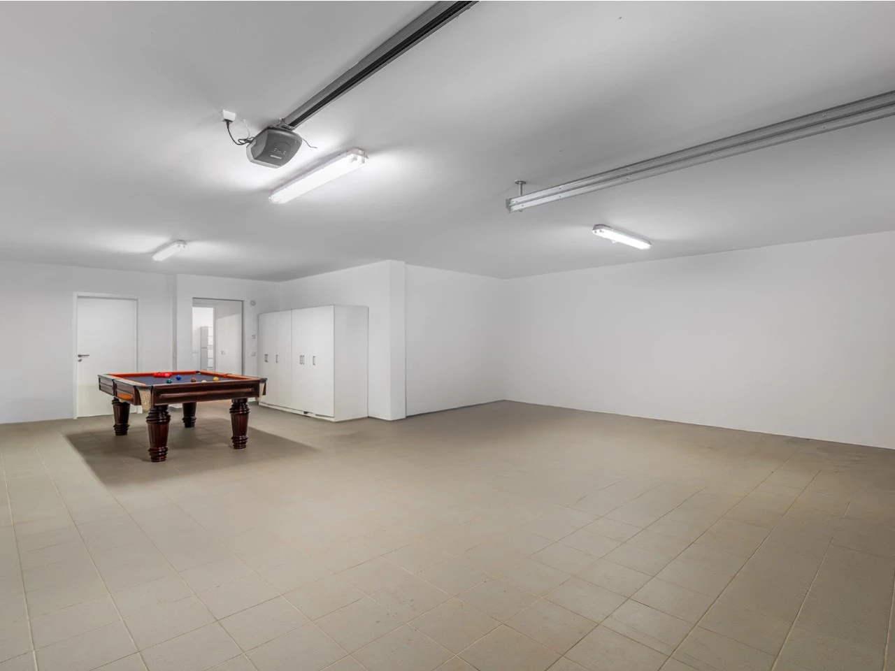Moradia de luxo rodeada pela natureza inserida em 6920m² de terreno