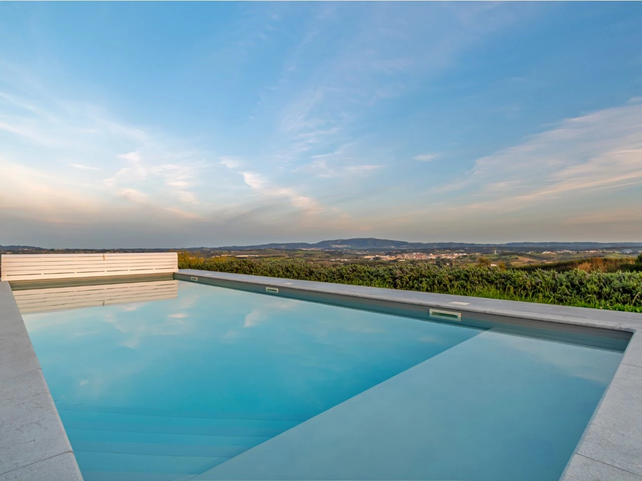Moradia de luxo rodeada pela natureza inserida em 6920m² de terreno