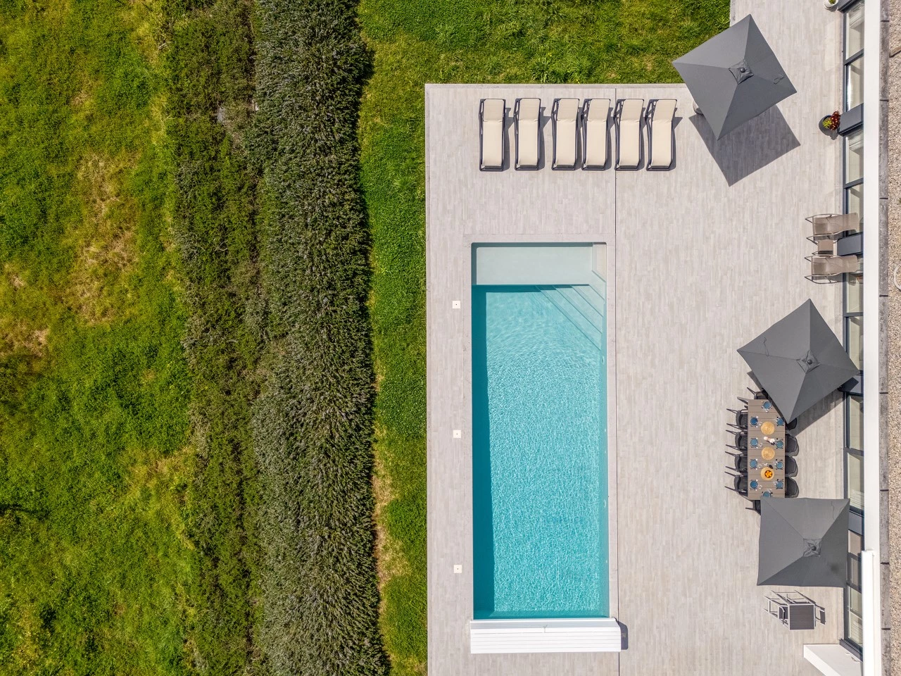 Moradia de luxo rodeada pela natureza inserida em 6920m² de terreno