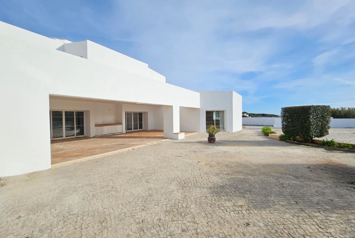 Moradia com 6 quartos, 5.200 m² de terreno e vista mar em Quarteira