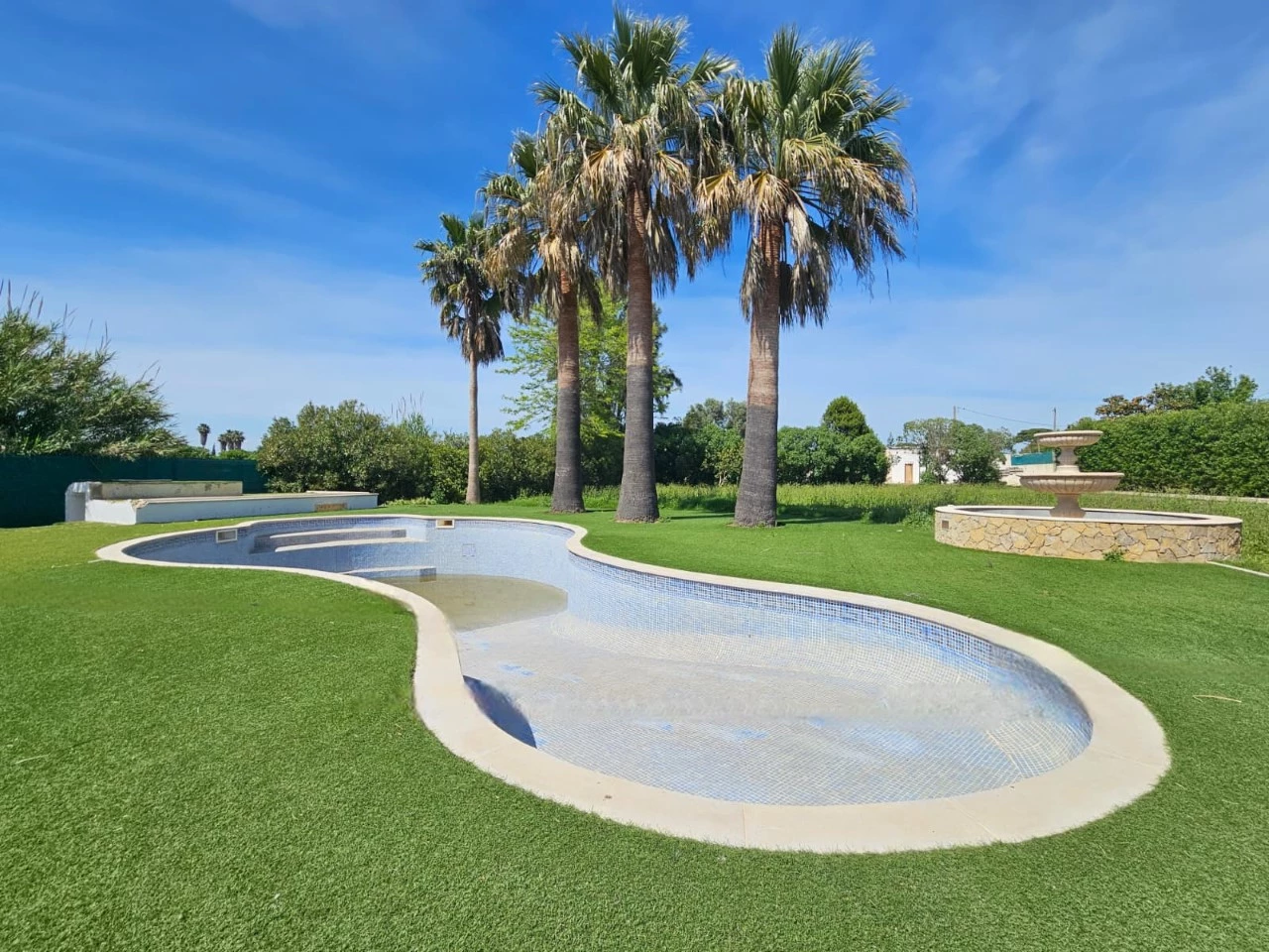 Moradia com 6 quartos, 5.200 m² de terreno e vista mar em Quarteira