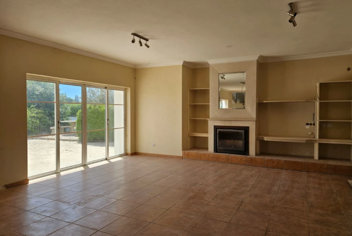 Moradia com 6 quartos, 5.200 m² de terreno e vista mar em Quarteira